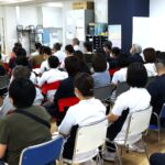 療機関スタッフがクレーム対応について学ぶ研修受講の様子