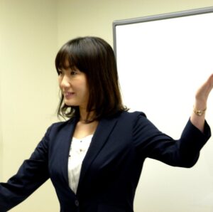 看護師による医療接遇研修の様子｜企業・医療機関・介護施設向け接遇研修講師